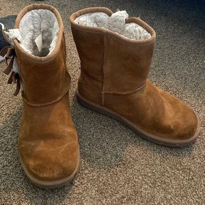 Tan winter boots. Kookaburra by UGG. Size 6.5.